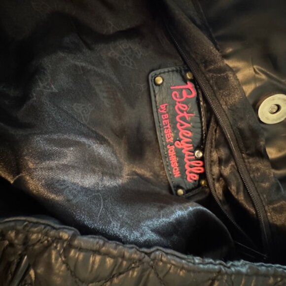 Betsey Johnson Betseyville Purse/Handbag Quilted Black Heart Print - Picture 3 of 9